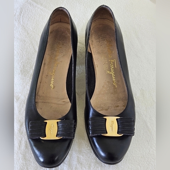 Salvatore Ferragamo Shoes - Salvatore Ferragamo Vara Bow Pump Shoes